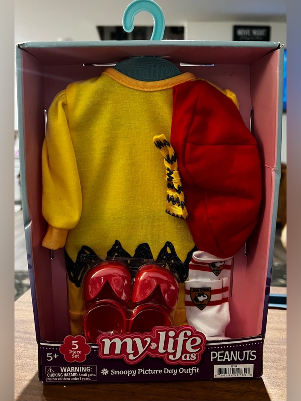 My Life As Snoopy Picture Day Outfit for 18" Doll 5 pieces NEW in Box! Peanuts - Picture 3 of 10